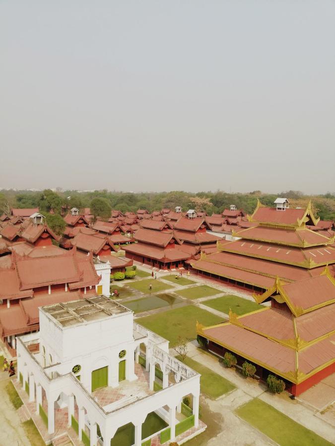 Mansion Hostel Мандалай Экстерьер фото