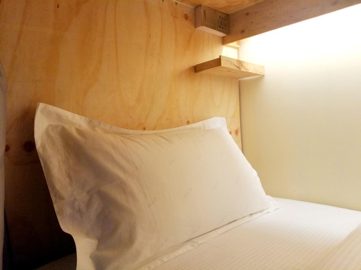 Mansion Hostel Мандалай Экстерьер фото