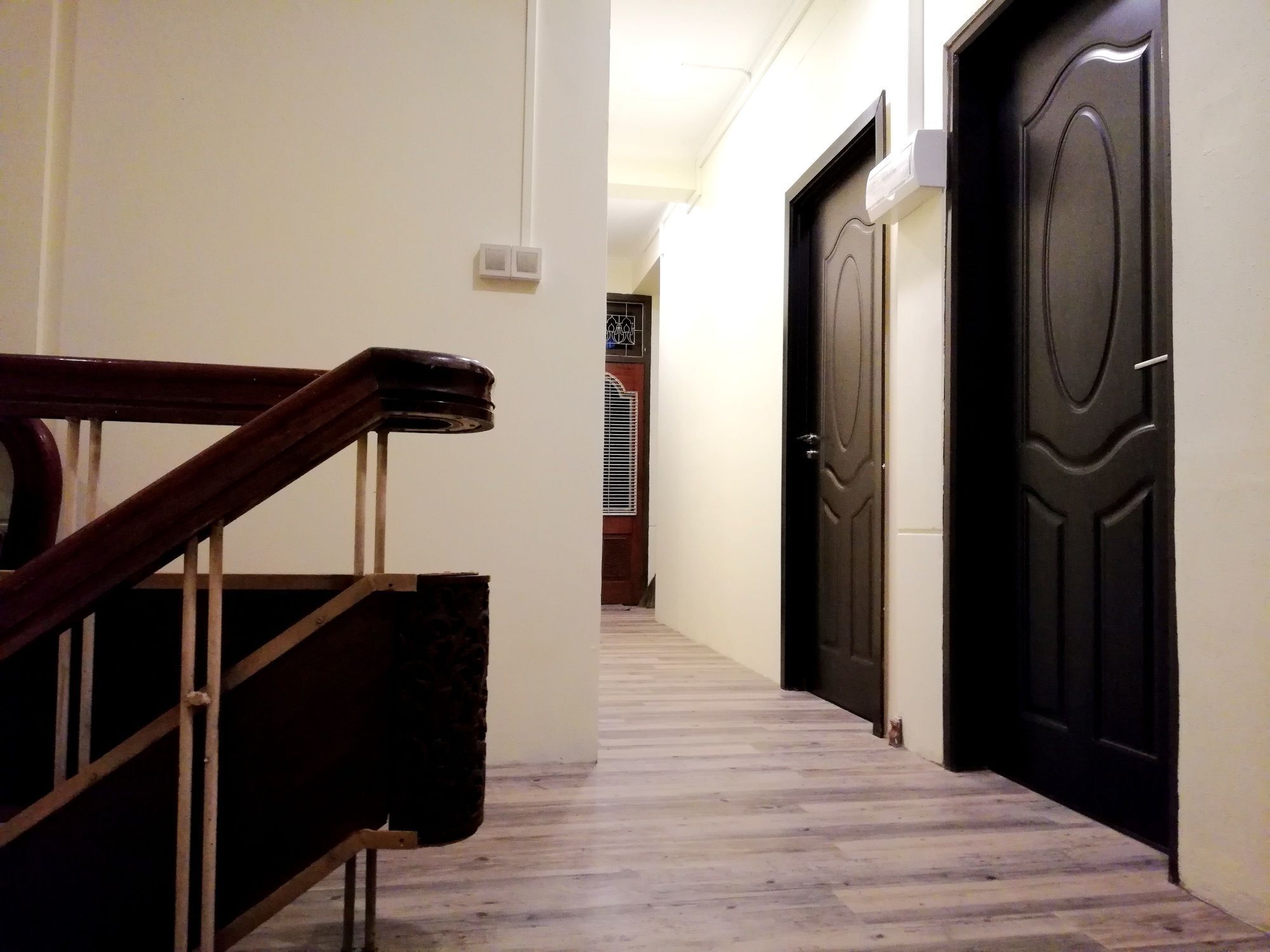Mansion Hostel Мандалай Экстерьер фото