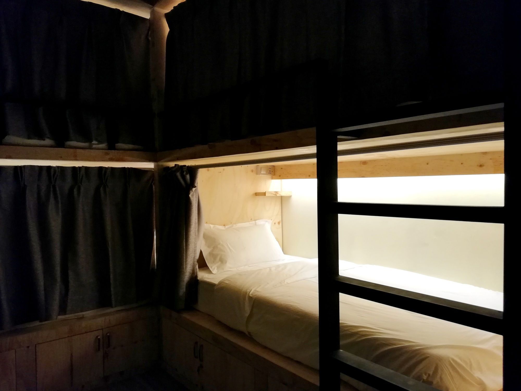 Mansion Hostel Мандалай Экстерьер фото