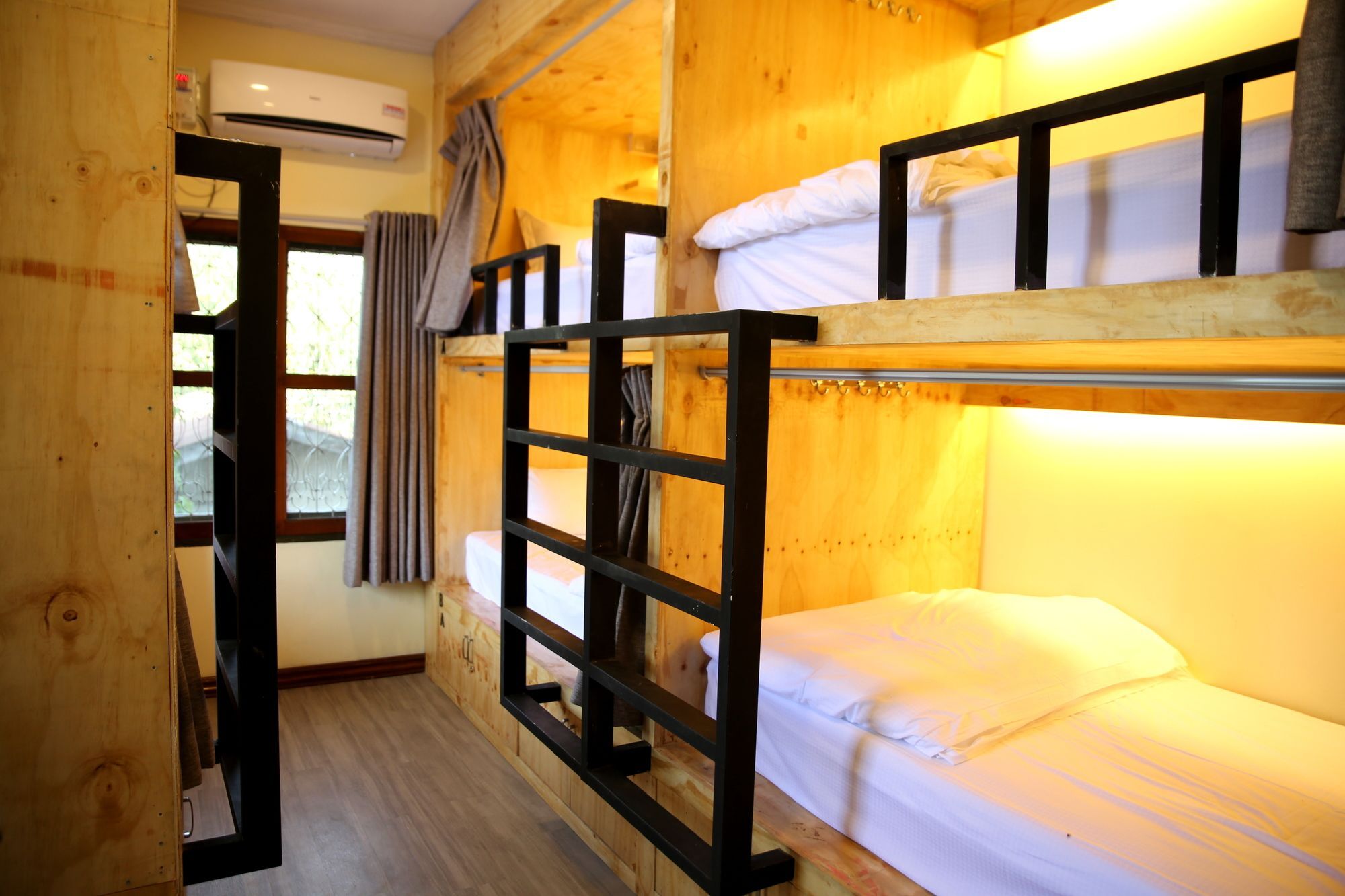 Mansion Hostel Мандалай Экстерьер фото